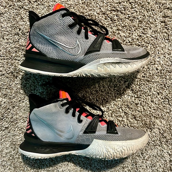 Kyrie 7 - Picture 6 of 7